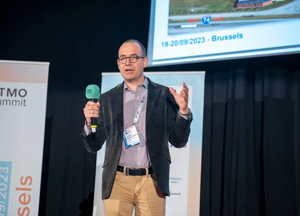 Stefan Elbel, a Professor and Researcher at Technische Universität (Technical University) Berlin and CEO of U.S.-based Creative Thermal Solutions, presenting at ATMOEurope 2023