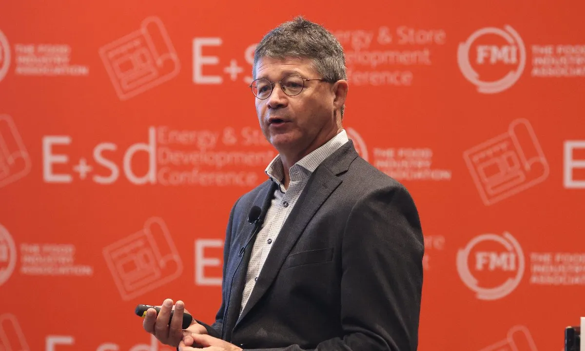 HVAC CO2 Rack Evapco François Aucoin presenting at FMI Energy & Store Development Conference. Photo Credit: FMI