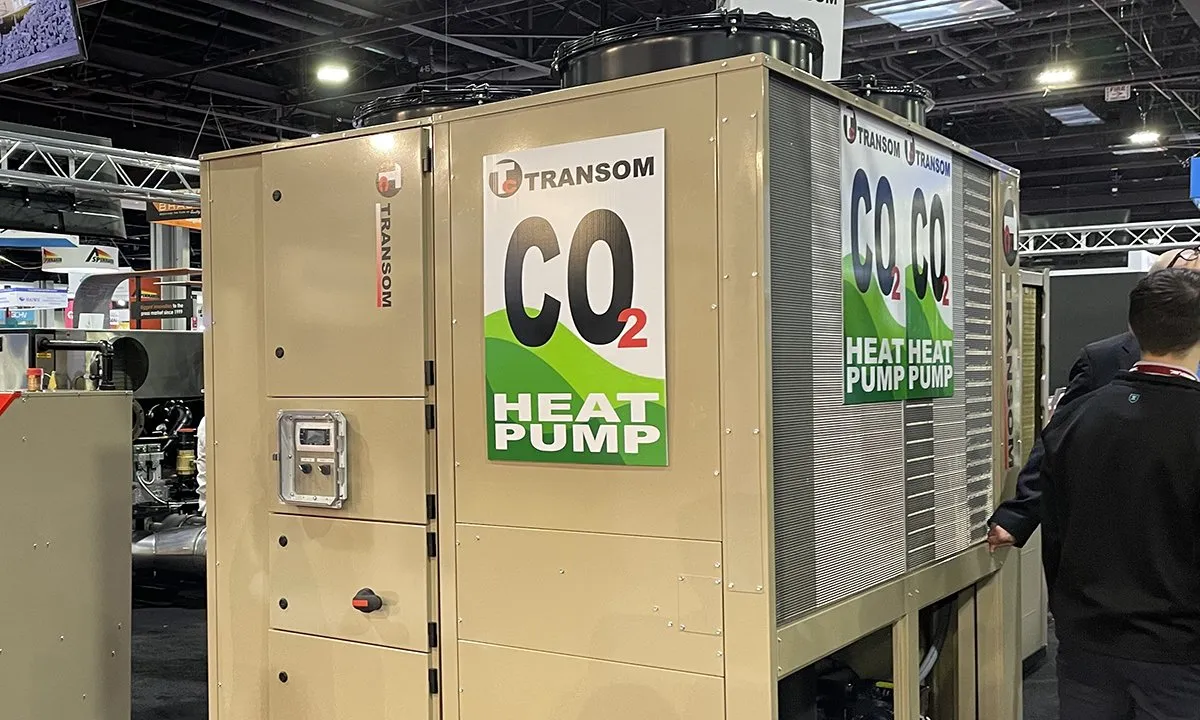 Transom CO2 heat pump