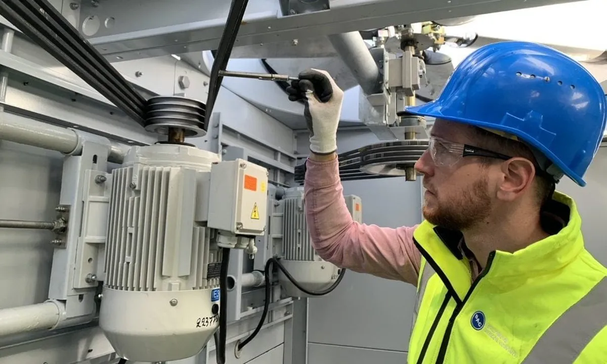 BAC Maintenance Evaporative Condenser