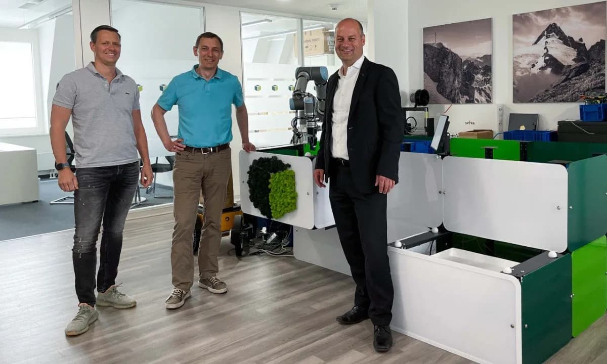 Aaron Spiegelburg and Marco Prueglmeier from Noyes, and Frank Winters from Viessmann