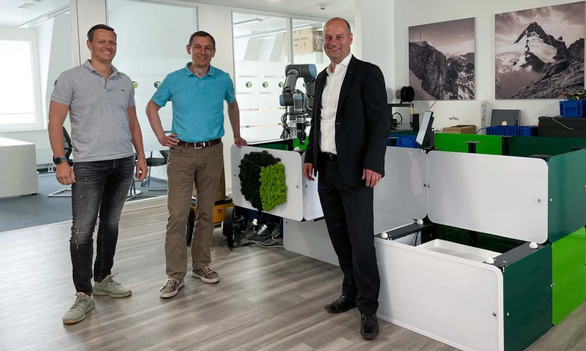 Aaron Spiegelburg and Marco Prueglmeier from Noyes, and Frank Winters from Viessmann
