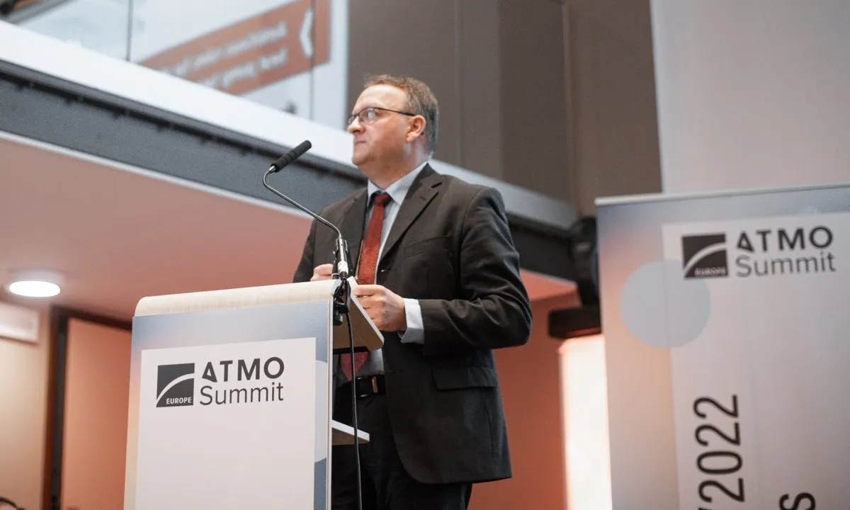 Ingo Seliger, Viessmann, discussing safety standards for propane heat pumps at ATMO Europe 2022.