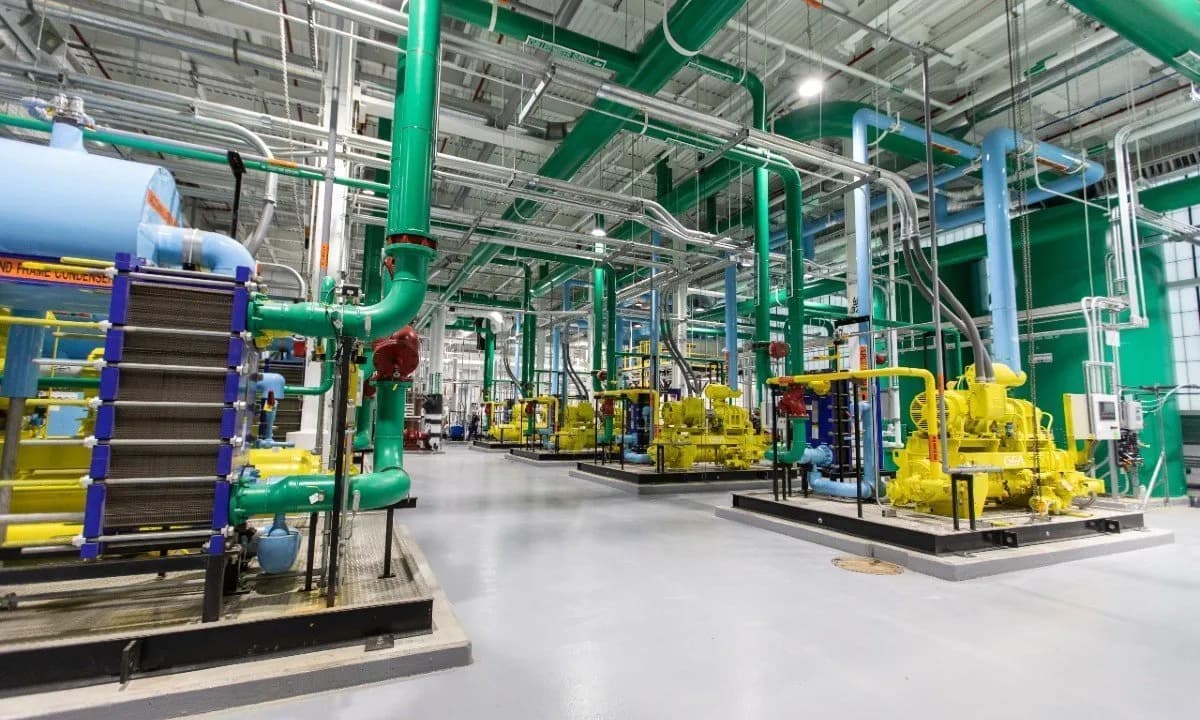 Ammonia/CO2 Cascade System Installation; source Innovative Refrigeration Systems