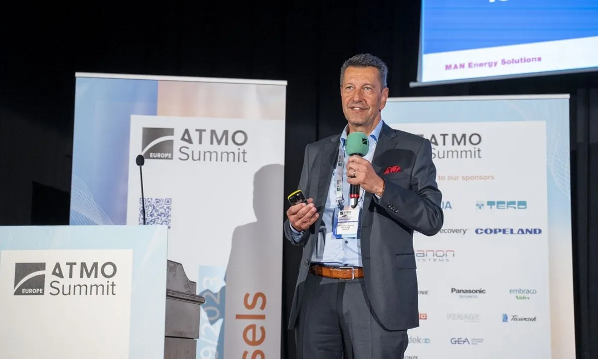 Raymond Decorvet, MAN Energy Solutions, presenting on large-scale heat pump projects at ATMO Europe Summit 2023.