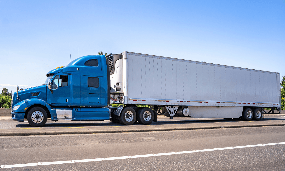 A big rig with a refrigerated trailer. The CARB transport refrigeration unit regulatory concept would limit the GWP of refrigerants in TRUs to 5.