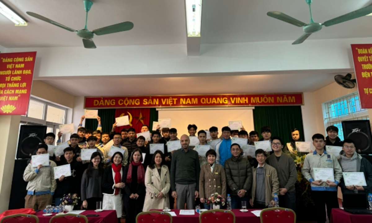 Trainees at the program’s closing ceremony at the Hanoi College of Electronics and Electro-refrigeratory Technics (Source: HCEET)