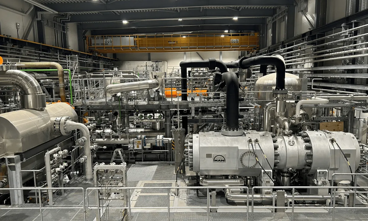 The district heating plant in Esbjerg, Denmark, featuring two MAN Energy CO2 heat pumps.