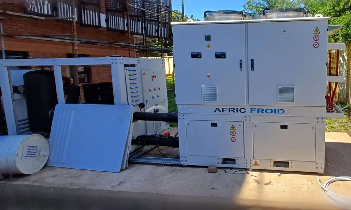 Africa’s first R290 chiller for AC has been installed in Ghana. Photo credit: Philipp Denzinger.