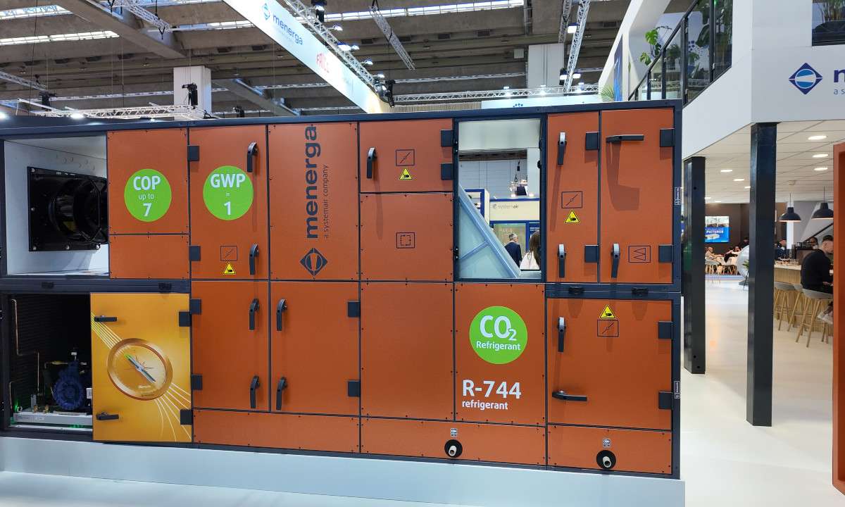 Menerga CO2 heat pump