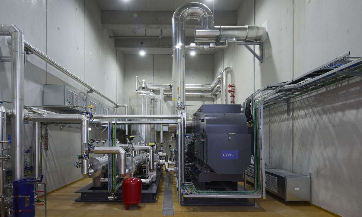 GEA’s pentane heat pump installed at the Tiense Suiker factory in Belgium. Photo credit: Tiense Suiker