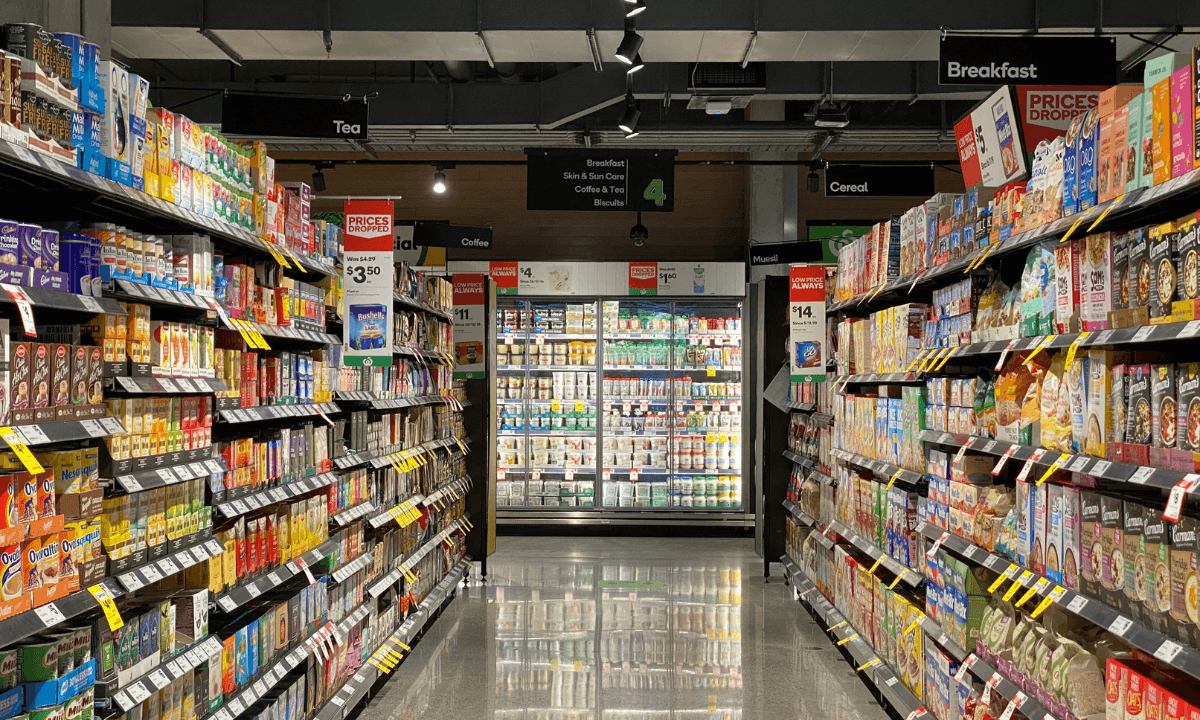 A grocery store aisle. Photo credit: Franki Chamaki for Unsplash