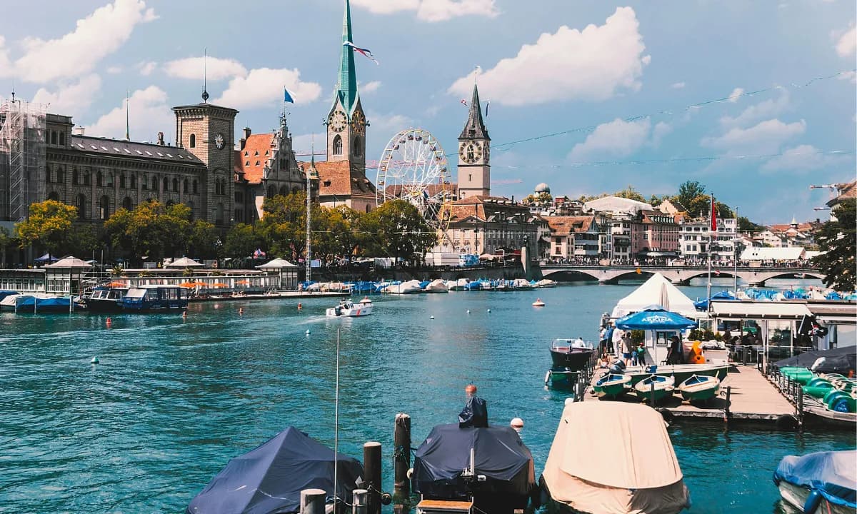 The city of Zurich, Switzerland, will receive a new ammonia heat pump for district heating from Johnson Controls.