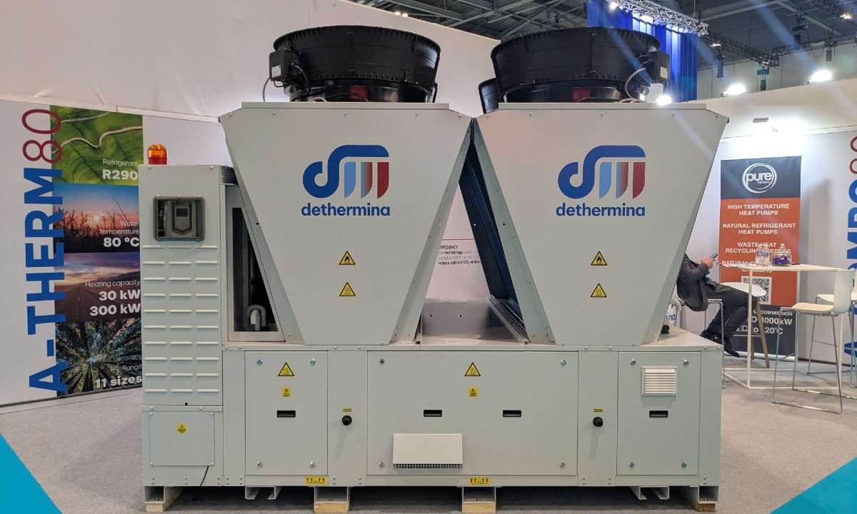 Italian manufacturer Dethermina launched its new R290 heat pump and heat pump-chiller range at elementalLondon.
