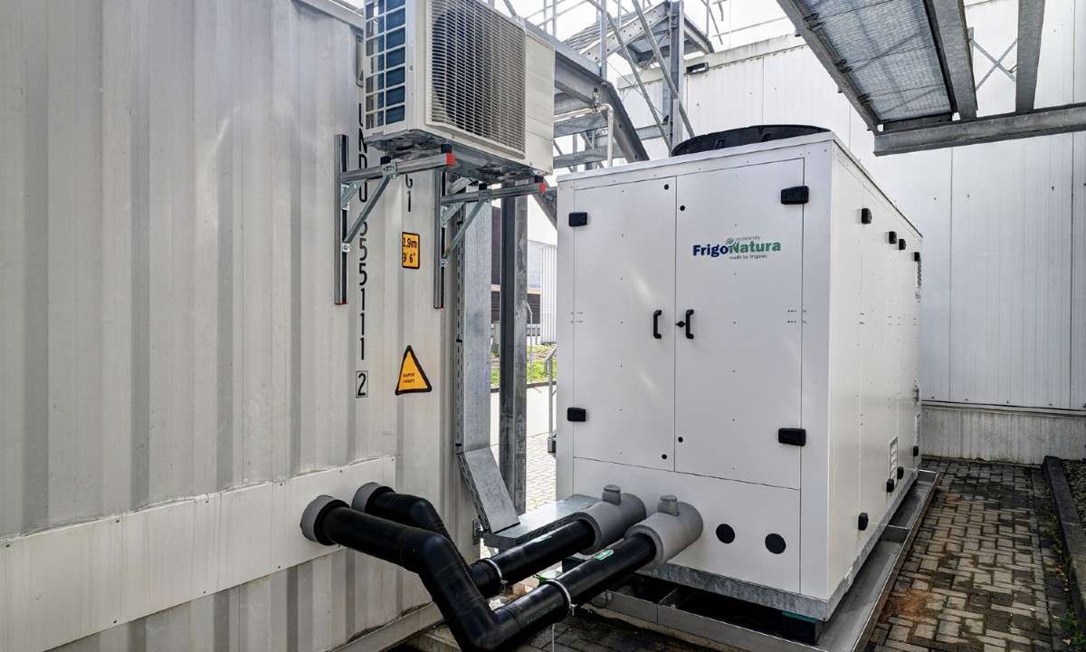 An image of the FrigoNatura R290 chiller installed at Fruchthof Northeim.
