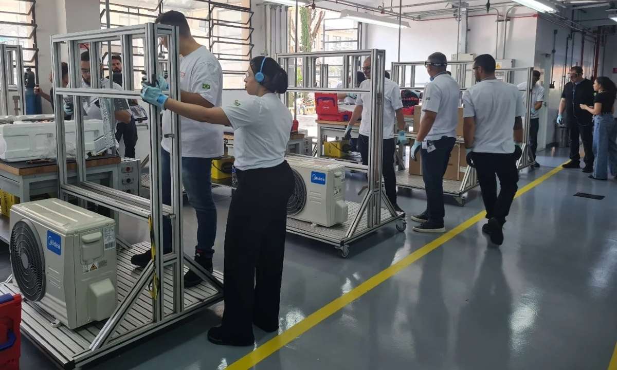 AC technician training at a SENAI facility in Brazil. Photo credit: RefIndustry