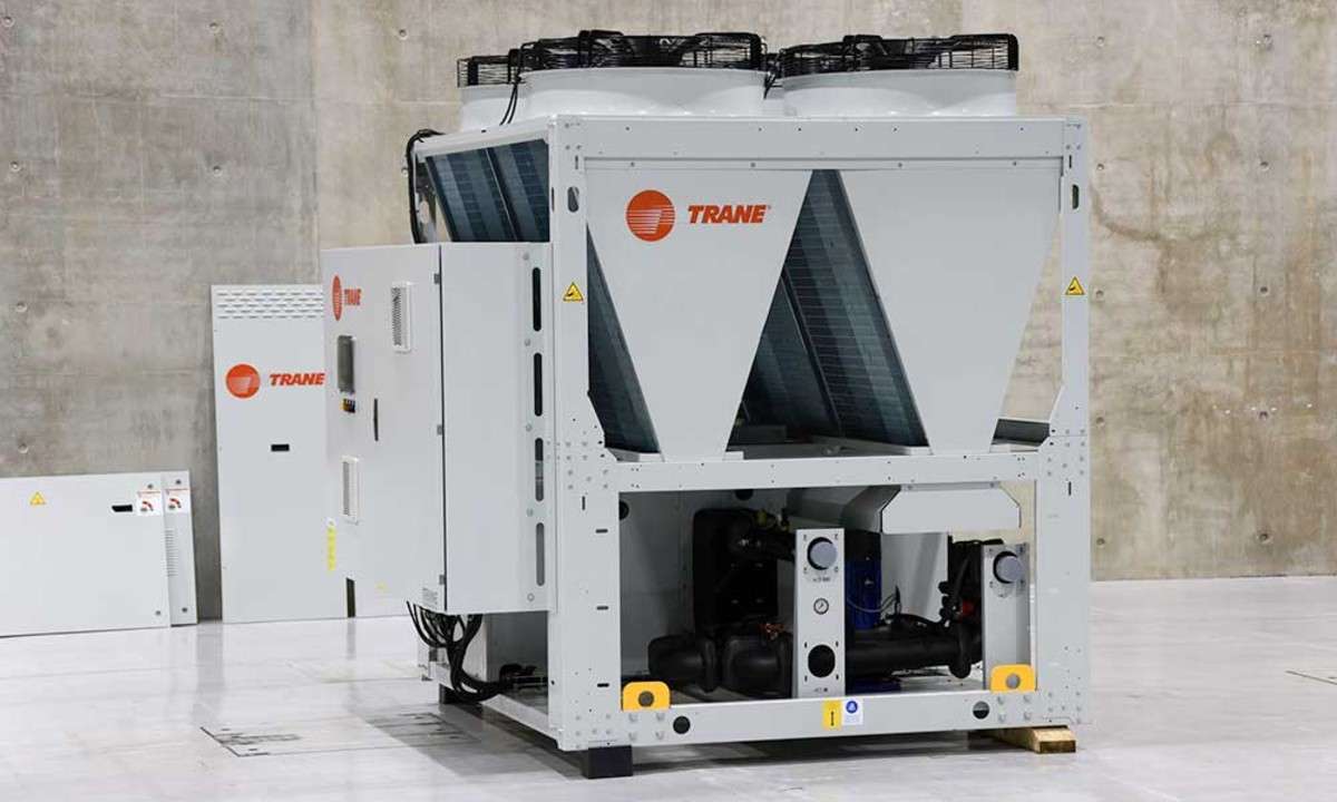An image of Trane's ARIES N HP, a R290 air-to-water modular unit for commercial and industrial applications.