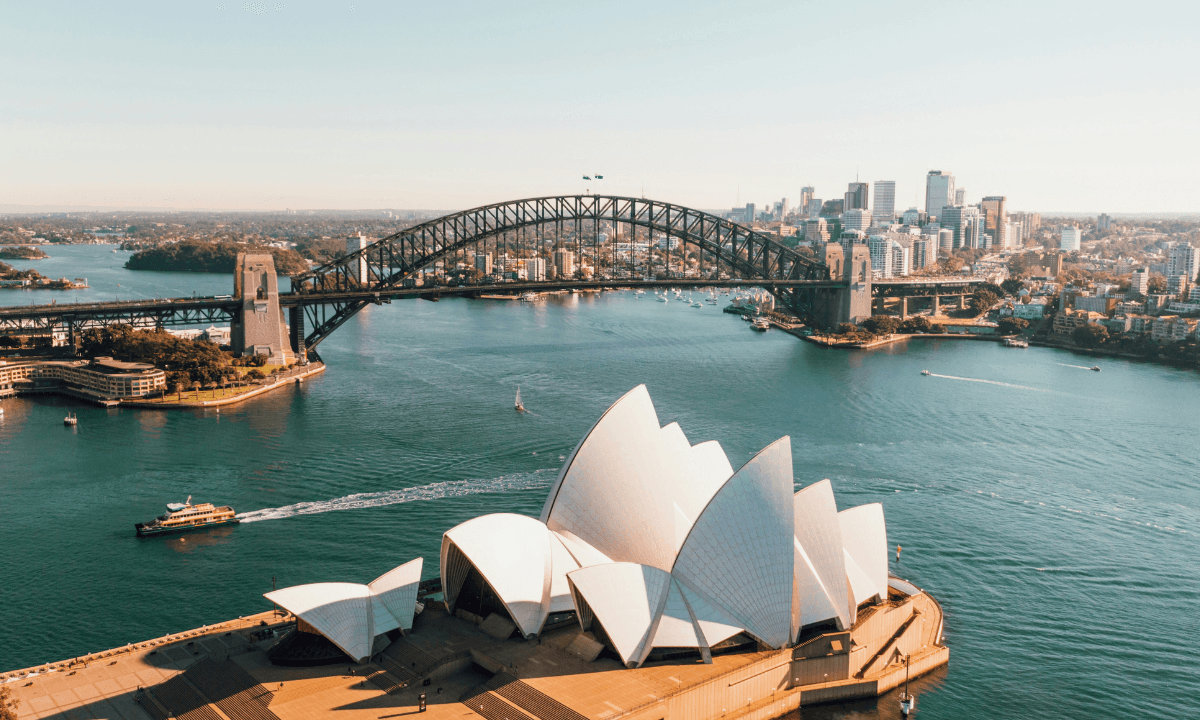 The Sydney Harbor. Jaeggi is doing several data center projects in Australia with its HTK hybrid dry cooler.