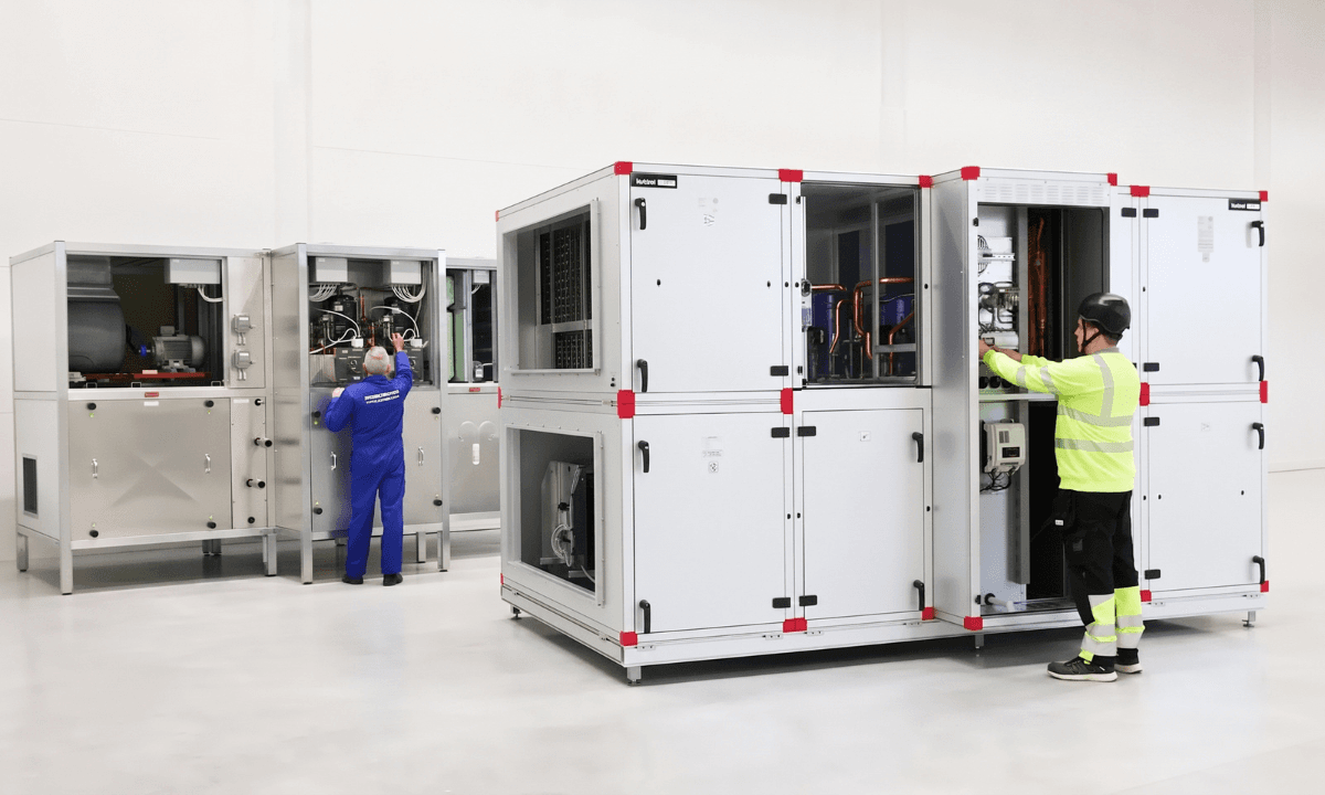 An image of Envistar Flex with multi-refrigerant ThermoCooler. The integrated AHU works with R290 refrigerant.