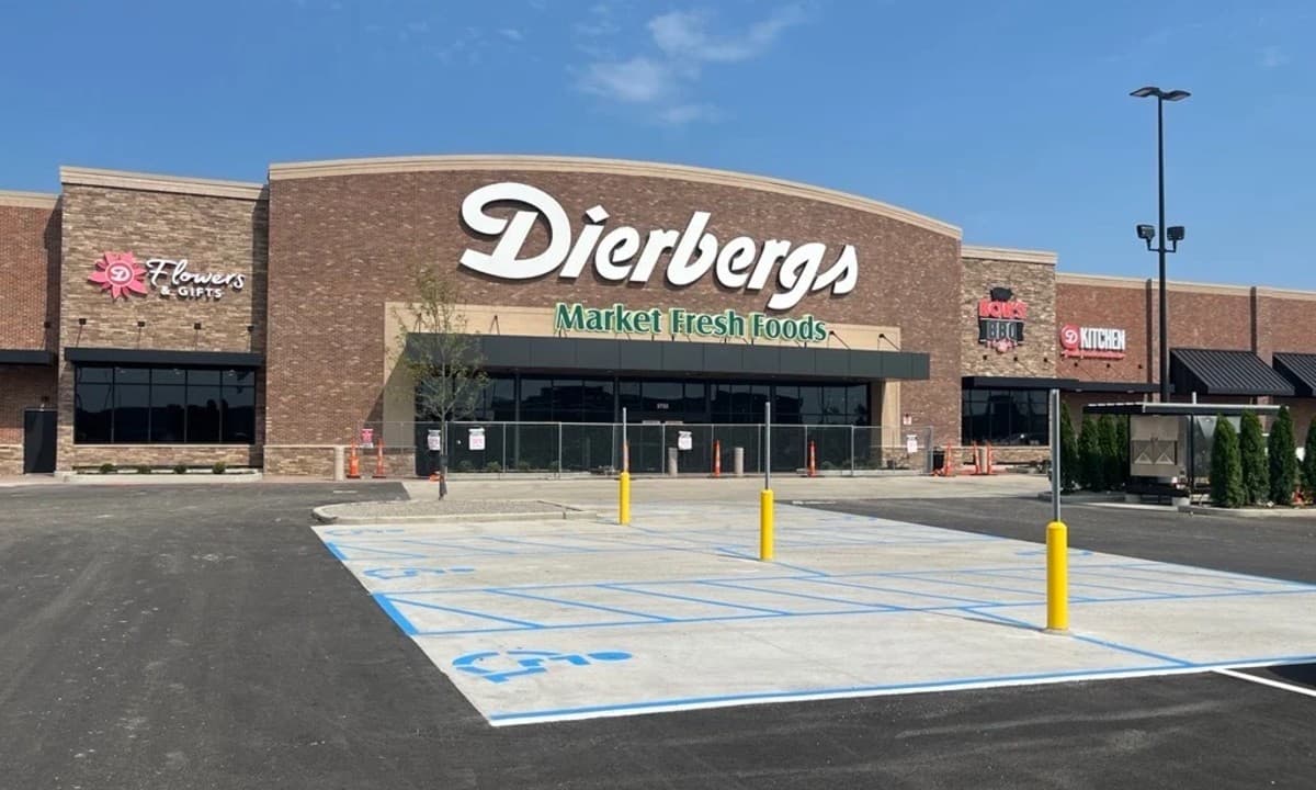 An image of Dierbergs Markets new store in St. Charles, Missouri. The company is installing transcritical CO2 systems in all new stores.