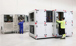 An image of Envistar Flex with multi-refrigerant ThermoCooler. The integrated AHU works with R290 refrigerant.
